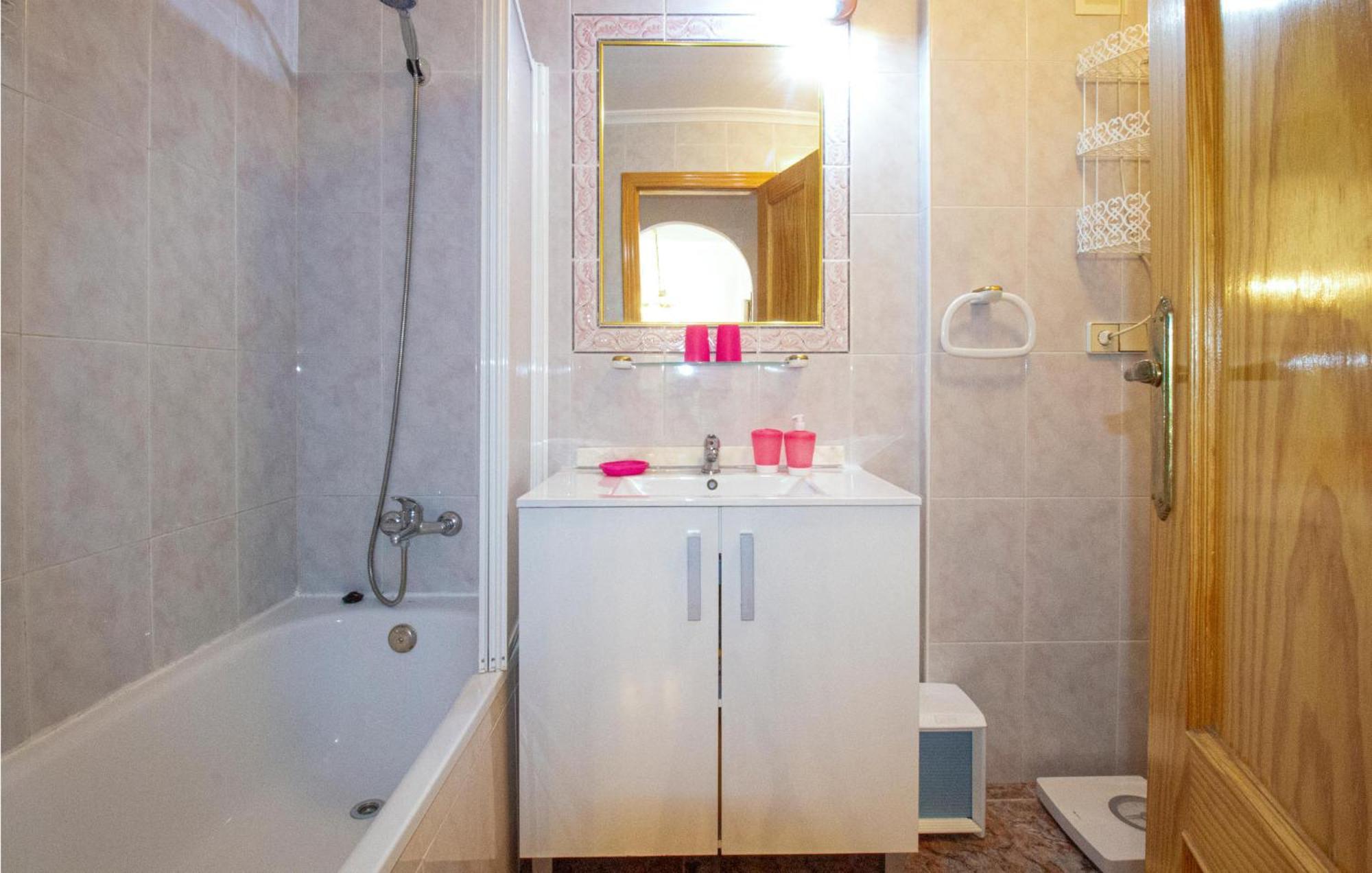Cozy Apartment In Гвардамар-дель-Сегура Экстерьер фото